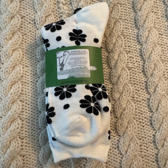 KATE SPADE CREW SOCKS 3-PAIRS Womens Socks / One Size / New ! - Picture 2 of 3